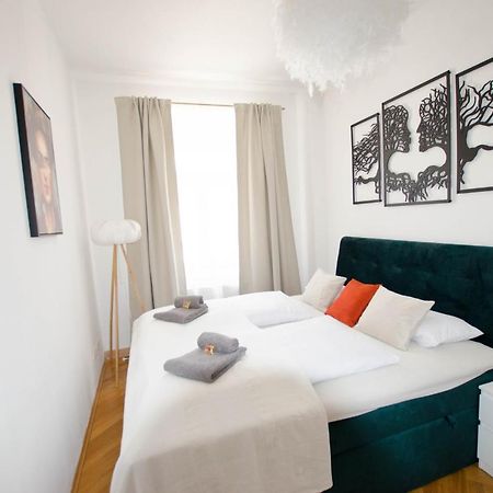 드레스덴 Casarina - Stilvoller Altbau In Zentraler Lage 아파트 외부 사진