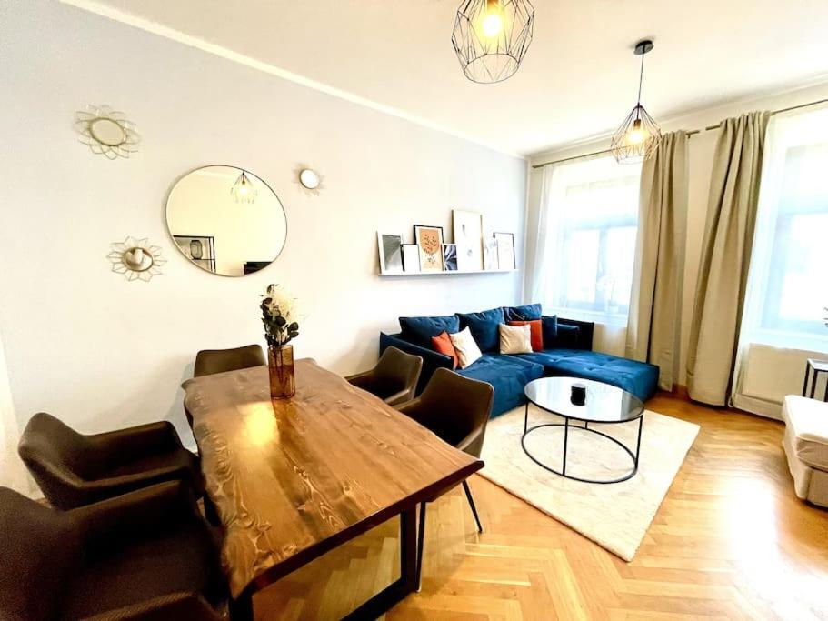 드레스덴 Casarina - Stilvoller Altbau In Zentraler Lage 아파트 외부 사진